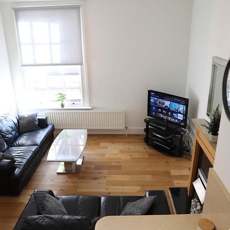 Letting Serviced Apartments - Guards View, ويندسور المظهر الخارجي الصورة