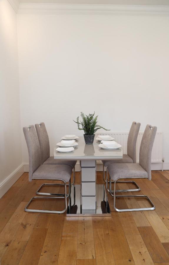 Letting Serviced Apartments - Guards View, ويندسور المظهر الخارجي الصورة